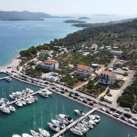 Milin-3 By Interhome * Езера