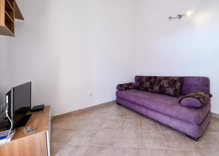 Milin-3 By Interhome Езера