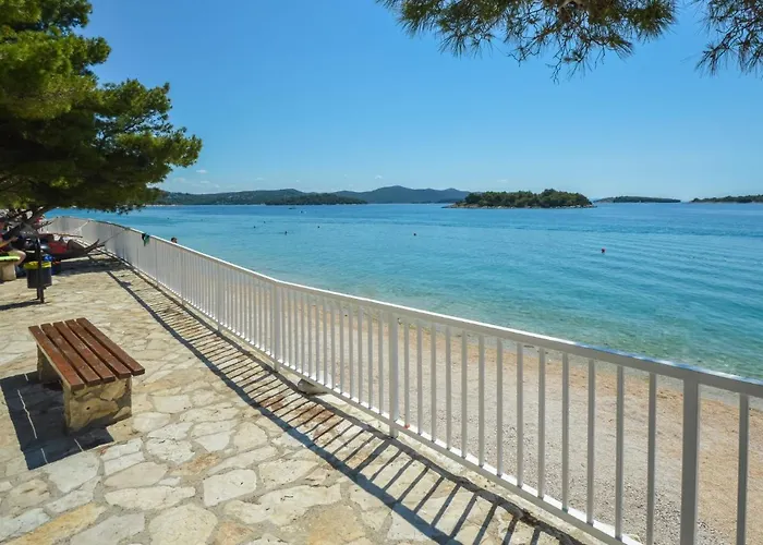 Milin-3 By Interhome Езера